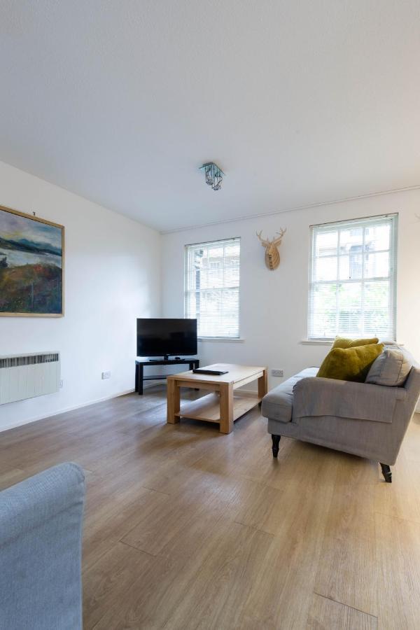 Modern Grassmarket Apartment Edinburgh Eksteriør billede