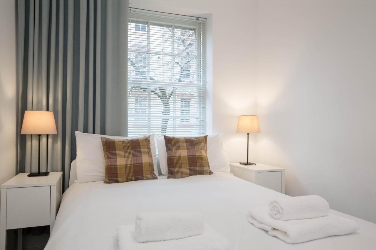 Modern Grassmarket Apartment Edinburgh Eksteriør billede